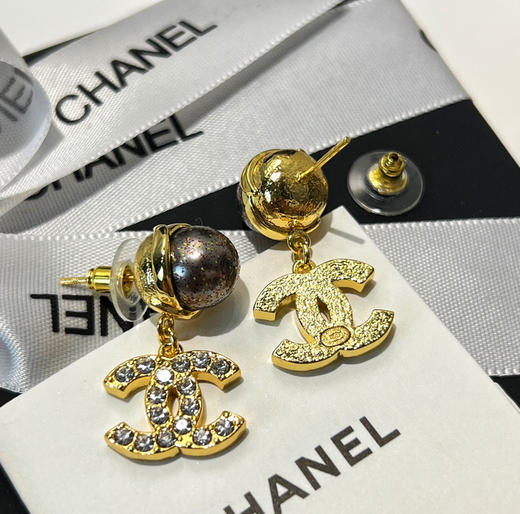 CHANEL香奈儿双c黑色珍珠耳钉耳环 商品图5