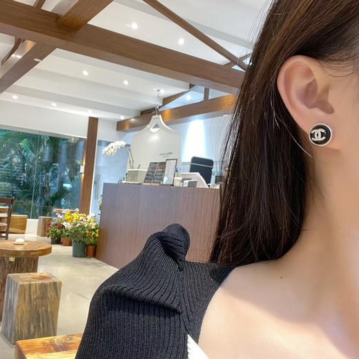 CHANEL香奈儿 双c 满钻 黑白珠 耳钉耳环 商品图1