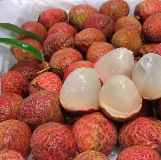桂花香荔枝：细腻嫩滑 肉质厚实，像一颗蜜糖炸弹，浓郁的荔枝香甜·沁人心清润淡香鲜甜，汁水丰盈，晶莹剔透，一打开淡淡的清香！清凉又甜蜜！空运进京，一箱2.5斤 商品图1