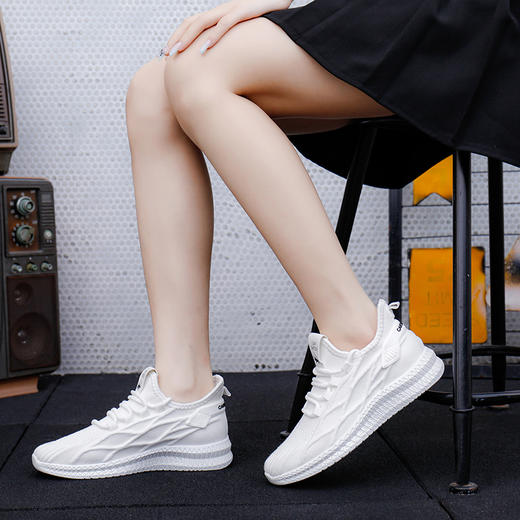 新款卡帝乐防水飞织鞋【防水防污防滑 透气不闷脚】卡帝乐防水防污成人 儿童鞋 全新升级4.0 椰子鞋飞织运动鞋 跑鞋子 成人儿童两款可选 商品图1