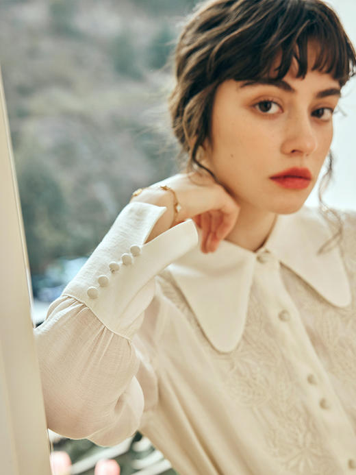 OLrain欧芮儿法式杏黄色蕾丝雪纺衫女春季2023年新款气质刺绣衬衣 商品图1
