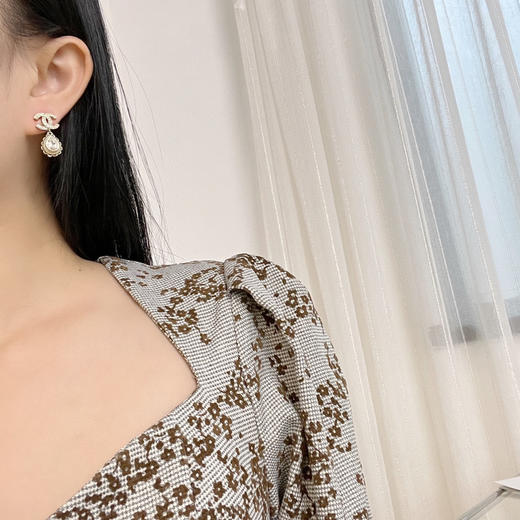 CHANEL香奈儿双c水滴状耳钉耳环 商品图1