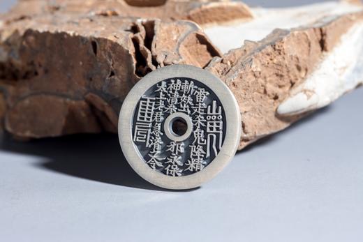 矩德泉坊 纯银手作   山鬼背刘海戏金蟾（2.8厘米版）559 商品图5