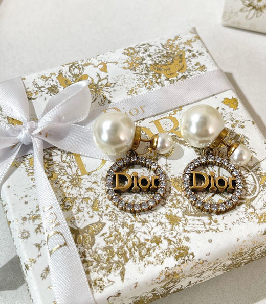 DIOR迪奥大小珍珠字母耳钉耳环 商品图4