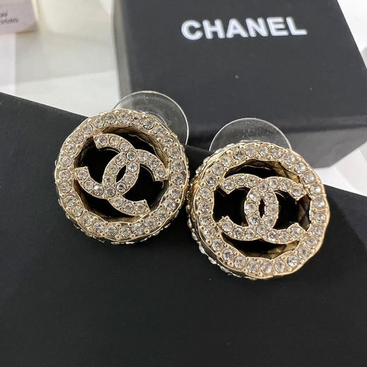 CHANEL香奈儿双c圆形满钻耳钉耳环 商品图3