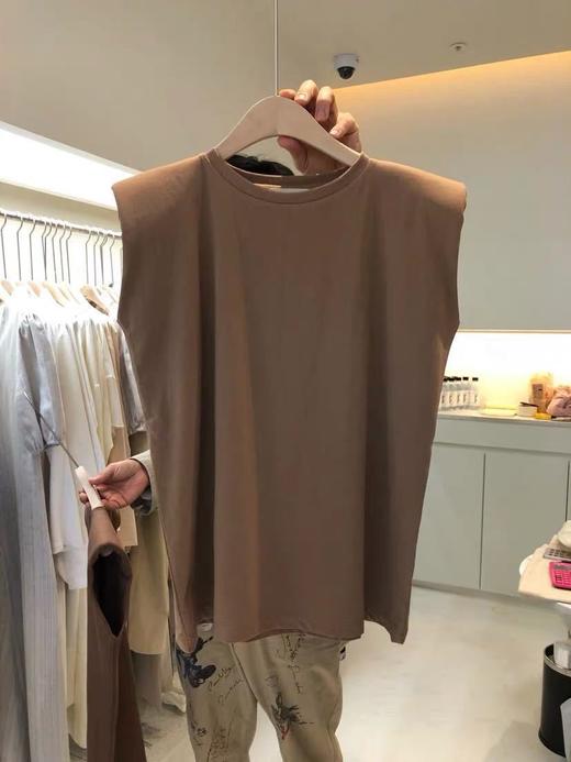 【舒适与辣妹兼得❗️夏季新款时尚ins无袖背心】白色无袖t恤女黑色背心体恤上衣，夏日清凉，宽松版型，舒适透气，穿上这件白色无袖t恤，让你在夏日里精彩耀眼❗️ 商品图7