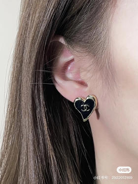 CHANEL香奈儿2022 桃心耳钉耳环