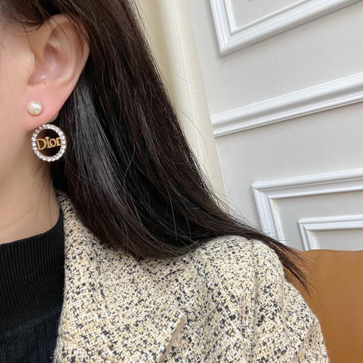 DIOR迪奥大小珍珠字母耳钉耳环 商品图1