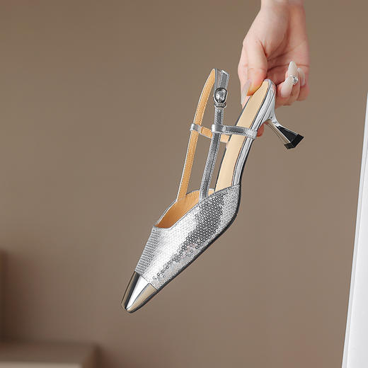 个性百搭，平头珠片拼接牛皮后空凉鞋DB-M5610 商品图8