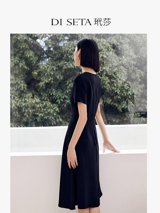 玳莎重磅真丝连衣裙2023年夏季新款短袖修身收腰黑色圆领显瘦裙子  DB35109 商品图2