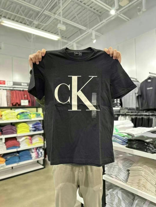 抓紧时间下单！👦🏻👦🏻CK男款短袖新款上架，本周折上折！两件¥499🇺🇸直邮到手 商品图0