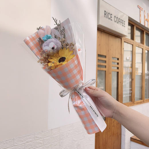 送贺卡手提袋【一朵花的浪漫永不过时！】多款花语，独特设计任选！节日精选手捧花永生花送礼装，520情人节六一儿童节母亲节礼物，琳娜贝尔星黛露卡通满天星干花束sh 商品图6