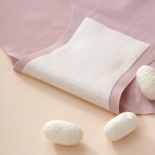 【买2盒立减10元】新款小雏菊蚕丝无痕内裤，呵护私处健康，冰丝面料透气凉爽，降温5度，告别私处闷热瘙痒 商品图3