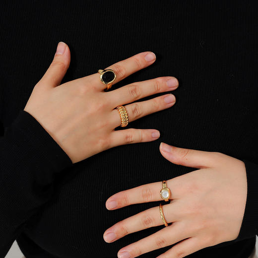 SOFT ROOM 流光刻纹戒指 商品图2