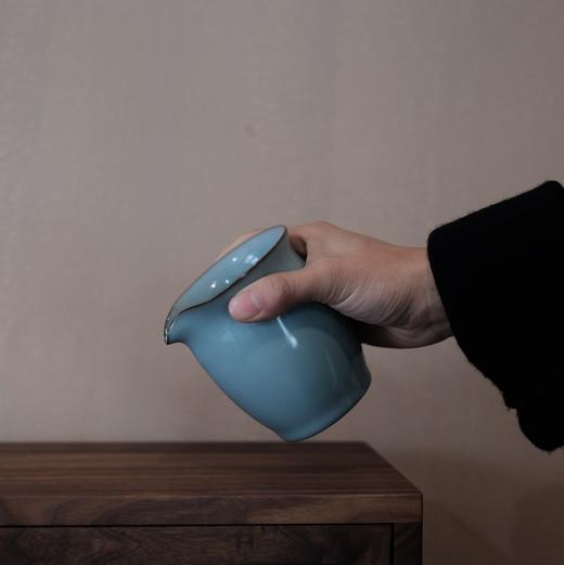 【仿南宋官窑】公道杯 粉青釉 束口公杯220ml 如意公杯80ml 紫口铁足 自然开片 景德镇制 商品图2