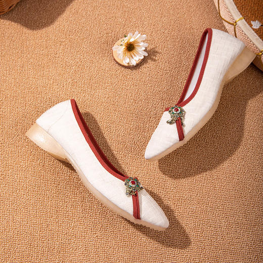 【含玉】老北京布鞋，民族风绣花鞋YX-008 商品图1