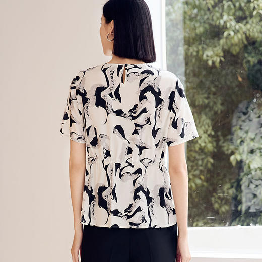 玳莎16姆米细斜纹 系带真丝小衫女2023年夏季新款系带优雅印花桑蚕丝小翻领上衣  DB31102 商品图3