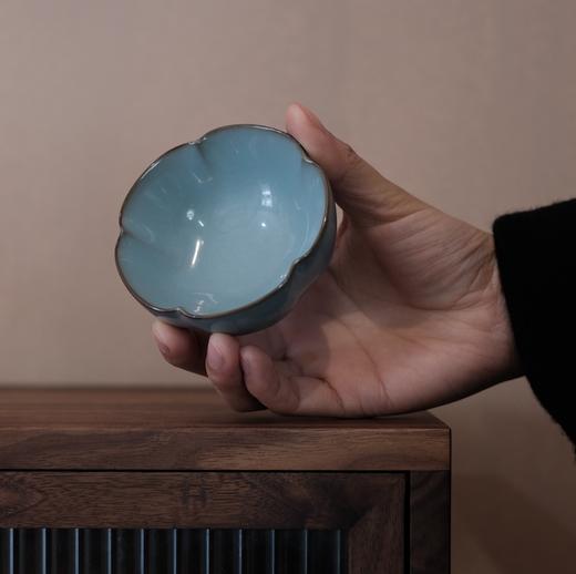 【仿南宋官窑】品茗杯/主人杯，粉青釉 50-100ml， 多款仿古器型，庄重典雅、沉静大气，还原南宋经典美学，紫口铁足  自然开片 景德镇制 商品图5