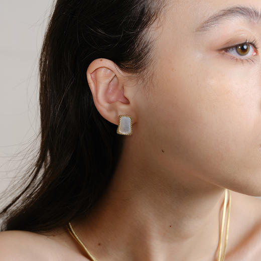 INBA069 一抹流光-白贝母画框耳环 ｜INCH EDITION 时光不惑系列【限时价】 商品图5