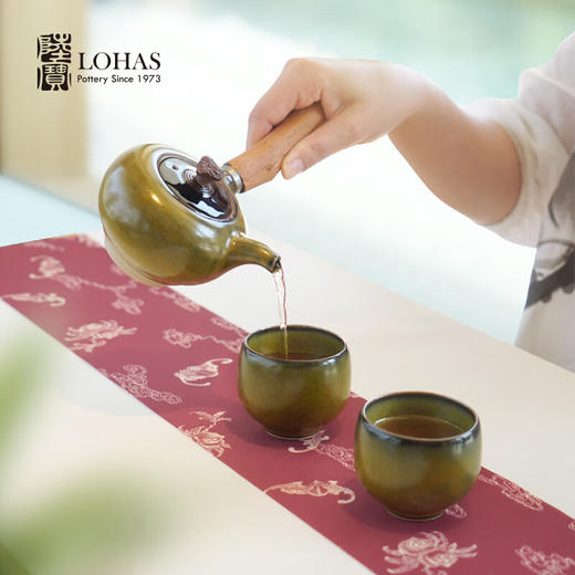 【样品特惠3.5折，仅1套，无货退款】陆宝陶瓷功夫茶具1壶2杯窑变釉泡茶壶茶杯套装高端送礼 知己侧把茶组 鳝鱼黄 木盒装 商品图2