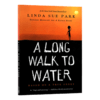 Collins柯林斯 漫漫求水路 英文原版小说 A Long Walk to Water 青少年历史虚构小说  琳达休帕克 纽约时报畅销书 英文版进口英语书籍 商品缩略图0