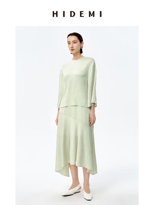 HIDEMI 浮雕褶皱艺术缎面不对称绑带设计感三件套 露背上衣/中短裤/半身裙 商品图4