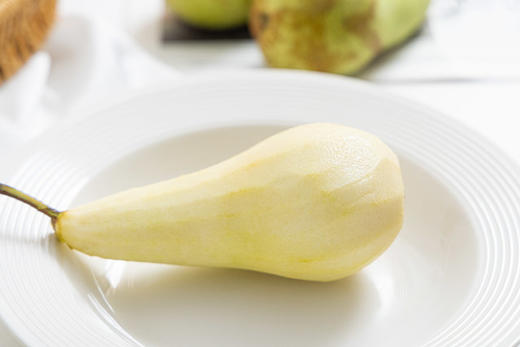 后院水果落地季【哈尔滨同城配送】比利时进口啤梨 香甜❗吃软不吃硬~据说，啤梨一旦熟透，掉落到地面上，会摔成一汪水 商品图0