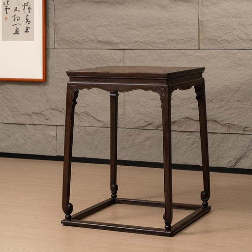 清 红木镶瘿木面云纹卷球足带拖泥方香几 商品图4