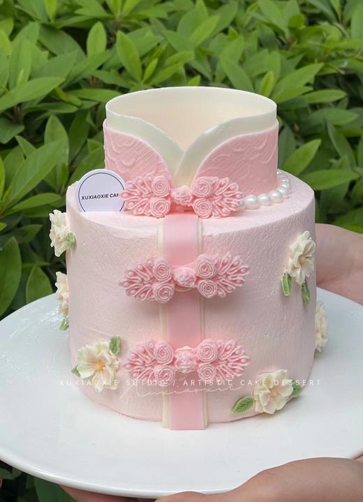 【4寸海棠未眠】（3层加高胚+2层蜜桃夹心，蜜桃乌龙奶油，旗袍是巧克力装饰） 商品图1