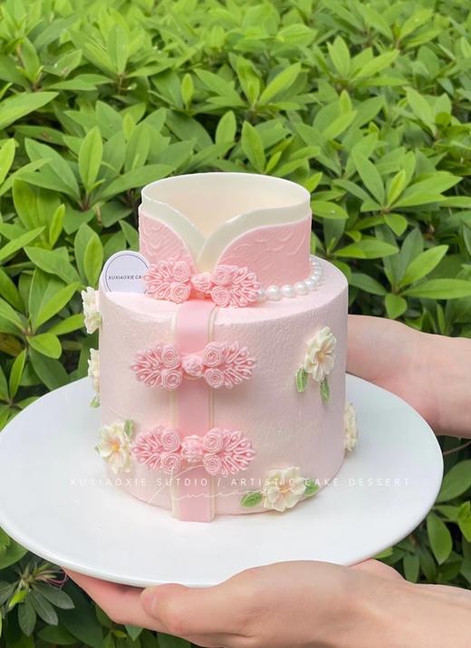 【4寸海棠未眠】（3层加高胚+2层蜜桃夹心，蜜桃乌龙奶油，旗袍是巧克力装饰） 商品图2