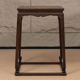 清 红木镶瘿木面云纹卷球足带拖泥方香几