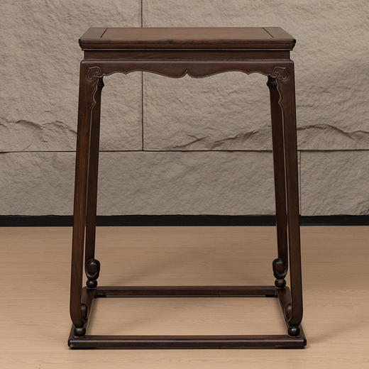 清 红木镶瘿木面云纹卷球足带拖泥方香几 商品图0