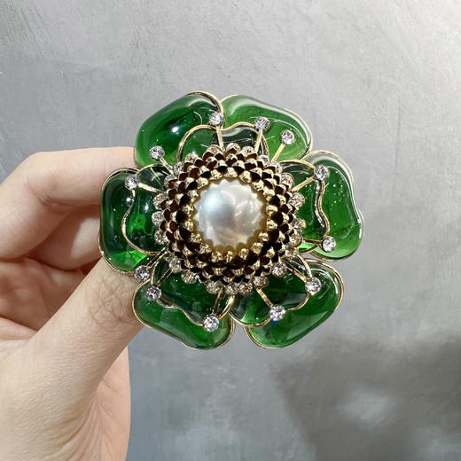 订购6个月到｜Gripoix Paris-Pistil Flower-绿色 山茶花 琉璃 胸针［法国设计师］ 商品图1