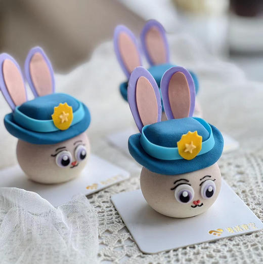 兔子警官法甜（需自提；约12点做好）草莓巧克力慕斯 草莓香蕉夹心 商品图0