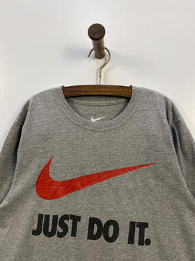 NIKE 耐克REGULAR FIT短袖T恤 _SST(S)