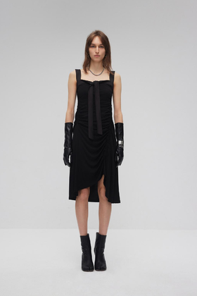 系带褶皱背带裙