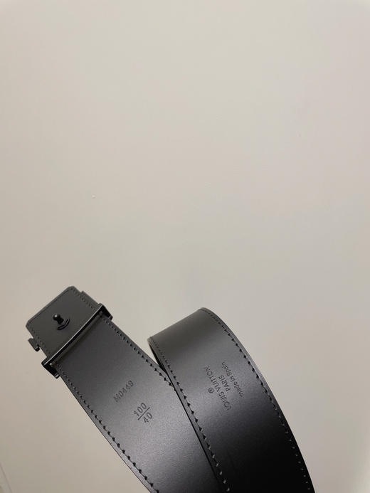 夏季特惠💰330 LV男士腰带 LV INITIALES 带身宽4.0cm 双面腰带 商品图3