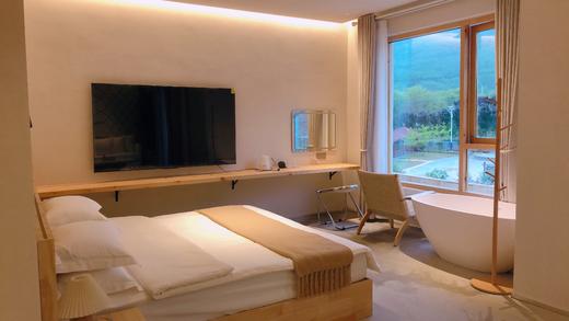 山景大床房 商品图1