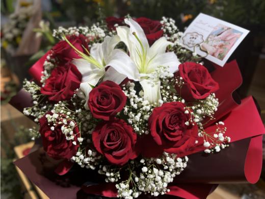 11只玫瑰满天星花束 商品图6