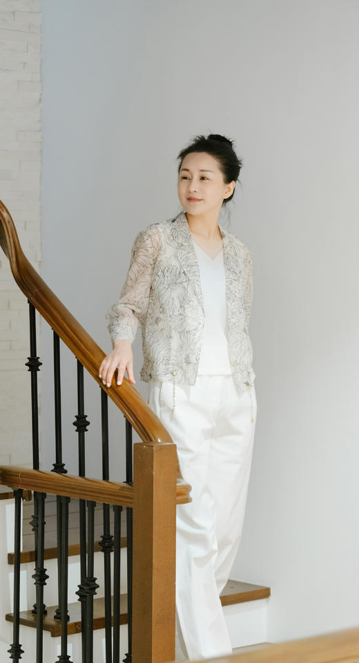 S1L2朗姿 欧根纱线条花朵西装LAST02WJP121C01 商品图3