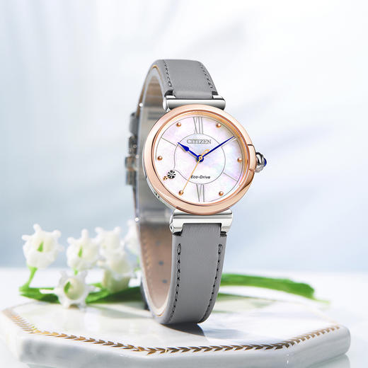 西铁城/小铃花贝母盘光动能花语风吟皮带女表EM1074-15D 商品图5