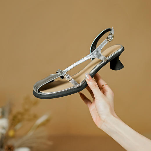 青春靓丽，舒适成型底时尚设计感个性凉鞋PS1357 商品图4