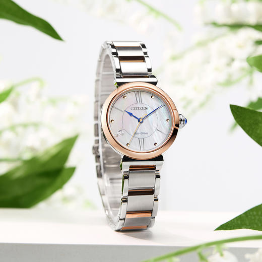 西铁城/CITIZEN小铃花贝母盘光动能花语风吟钢带女表EM1074-82D 商品图6