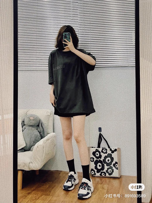 全新系列 FOG Essentials 23春夏短袖T恤-淡黑色 商品图1