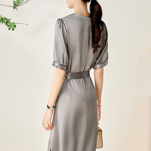 气质优雅，OL通勤撞色刺绣拼边可系带收腰显瘦醋酸连衣裙WLZD-2306405 商品图2