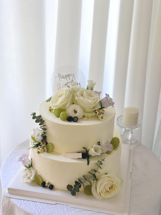 双层鲜花款蛋糕 （需要打车配送运费自理） 商品图0