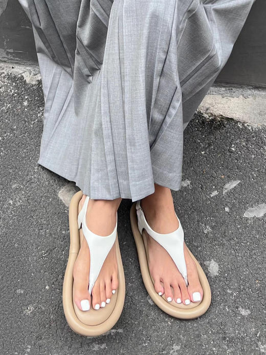 HIDEMI 云朵厚底人字极简凉鞋 黑色/棕白拼色/白米拼色 商品图1