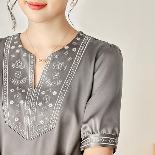 气质优雅，OL通勤撞色刺绣拼边可系带收腰显瘦醋酸连衣裙WLZD-2306405 商品图1