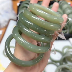 和田玉手镯-水青宽