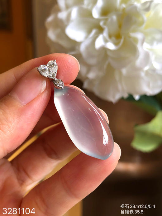 3281104，玻璃福瓜吊坠。具体价格微信咨询 商品图0